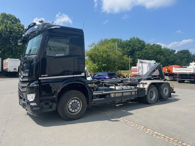 Mercedes-Benz Arocs 5 2651 HD Mit Meiller Abrollkipper - Haakarmsysteem vrachtwagen: afbeelding 1 Mercedes-Benz Arocs 5 2651 HD Mit Meiller Abrollkipper - Haakarmsysteem vrachtwagen: afbeelding 1