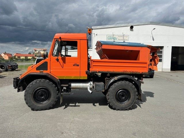 Mercedes-Benz Unimog 418/10 Winterdienst2000 - Kipper vrachtwagen: afbeelding 2 Mercedes-Benz Unimog 418/10 Winterdienst2000 - Kipper vrachtwagen: afbeelding 2