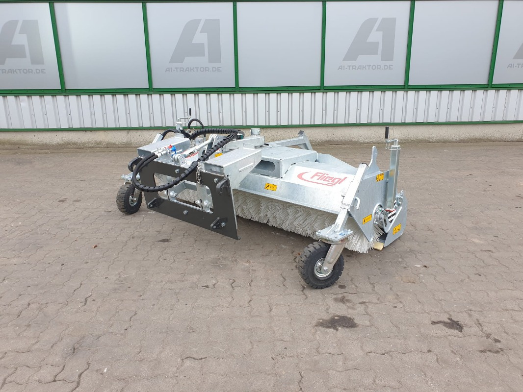 Fliegl KEHRMASCHINE TYP 600 - Maaimachine: afbeelding 1 Fliegl KEHRMASCHINE TYP 600 - Maaimachine: afbeelding 1