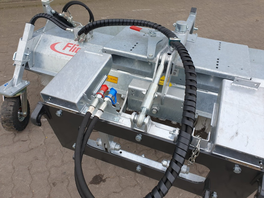 Fliegl KEHRMASCHINE TYP 600 - Maaimachine: afbeelding 3 Fliegl KEHRMASCHINE TYP 600 - Maaimachine: afbeelding 3