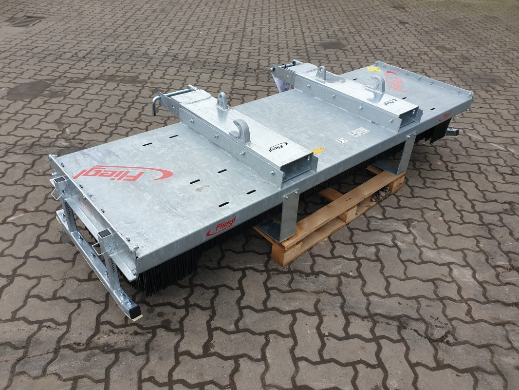 Fliegl Kehrbesen Löwe 2,00m* - Maaimachine: afbeelding 4 Fliegl Kehrbesen Löwe 2,00m* - Maaimachine: afbeelding 4