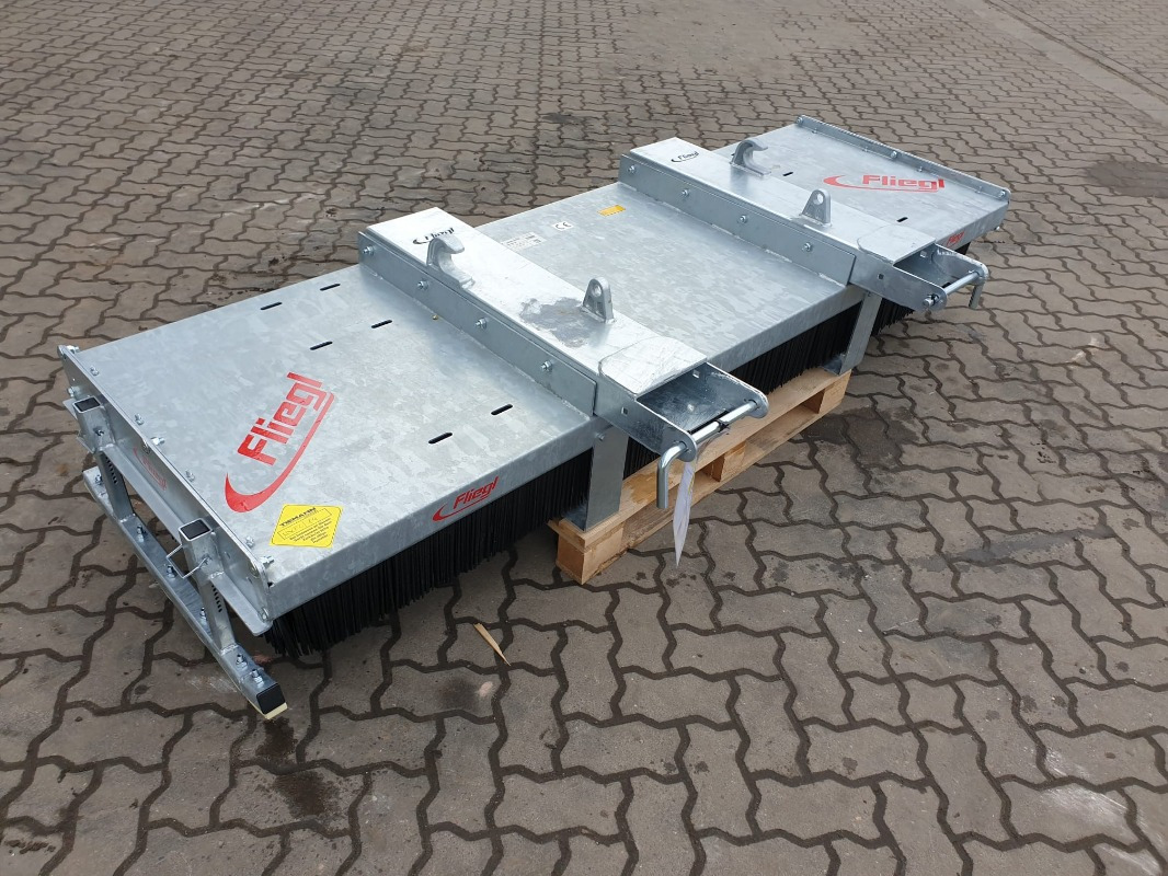 Fliegl Kehrbesen Löwe 2,00m* - Maaimachine: afbeelding 2 Fliegl Kehrbesen Löwe 2,00m* - Maaimachine: afbeelding 2