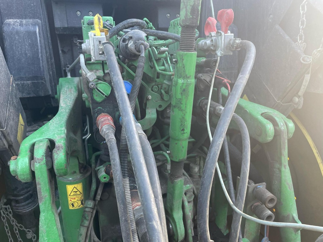 John Deere 6175M - Tractor: afbeelding 2 John Deere 6175M - Tractor: afbeelding 2