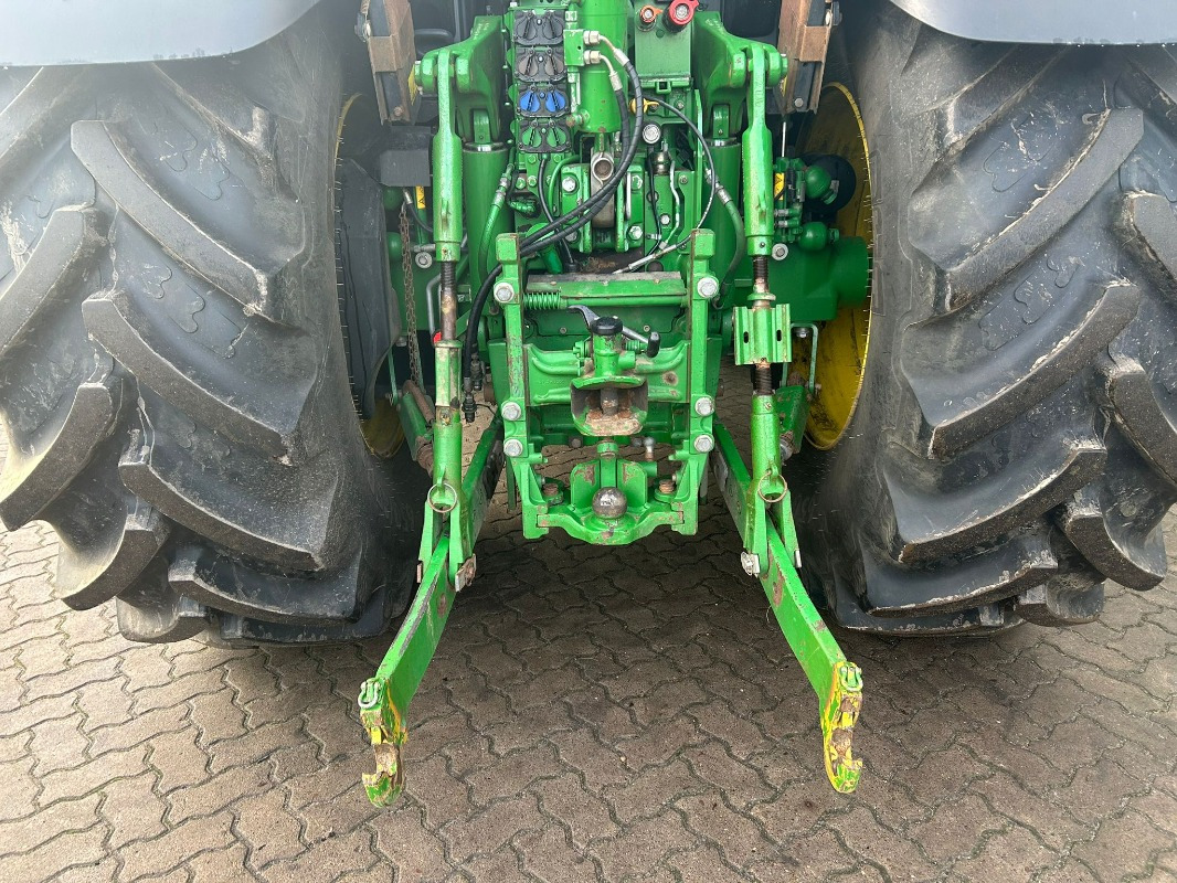 John Deere 6215R - Tractor: afbeelding 5 John Deere 6215R - Tractor: afbeelding 5