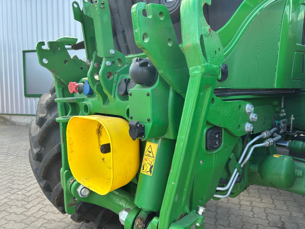 Tractor John Deere 6R 215: afbeelding 21