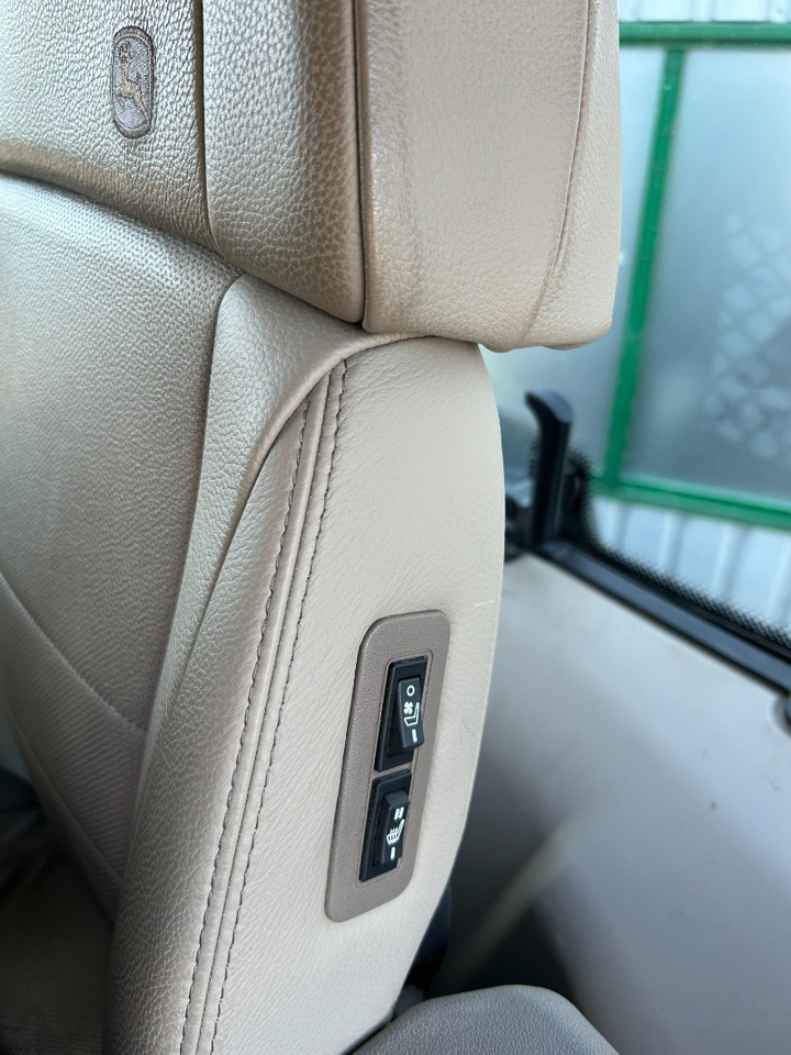 Tractor John Deere 6R 215: afbeelding 11