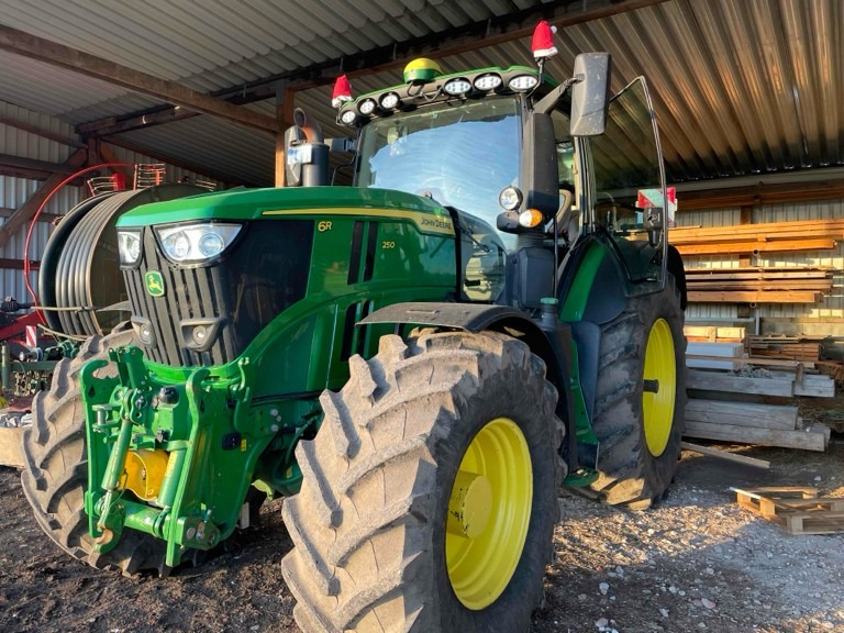John Deere 6R 250 - Tractor: afbeelding 5 John Deere 6R 250 - Tractor: afbeelding 5