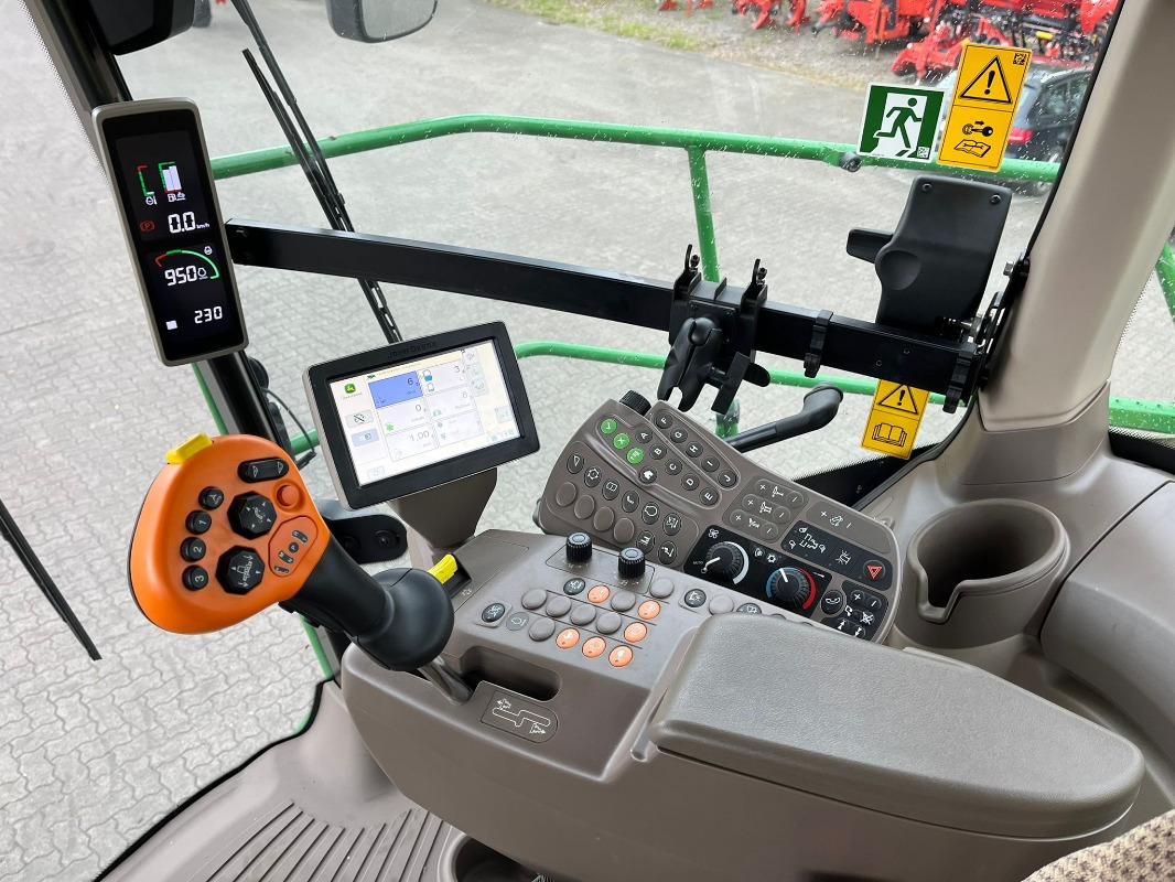 John Deere 8500 - Oogstmachine: afbeelding 2 John Deere 8500 - Oogstmachine: afbeelding 2
