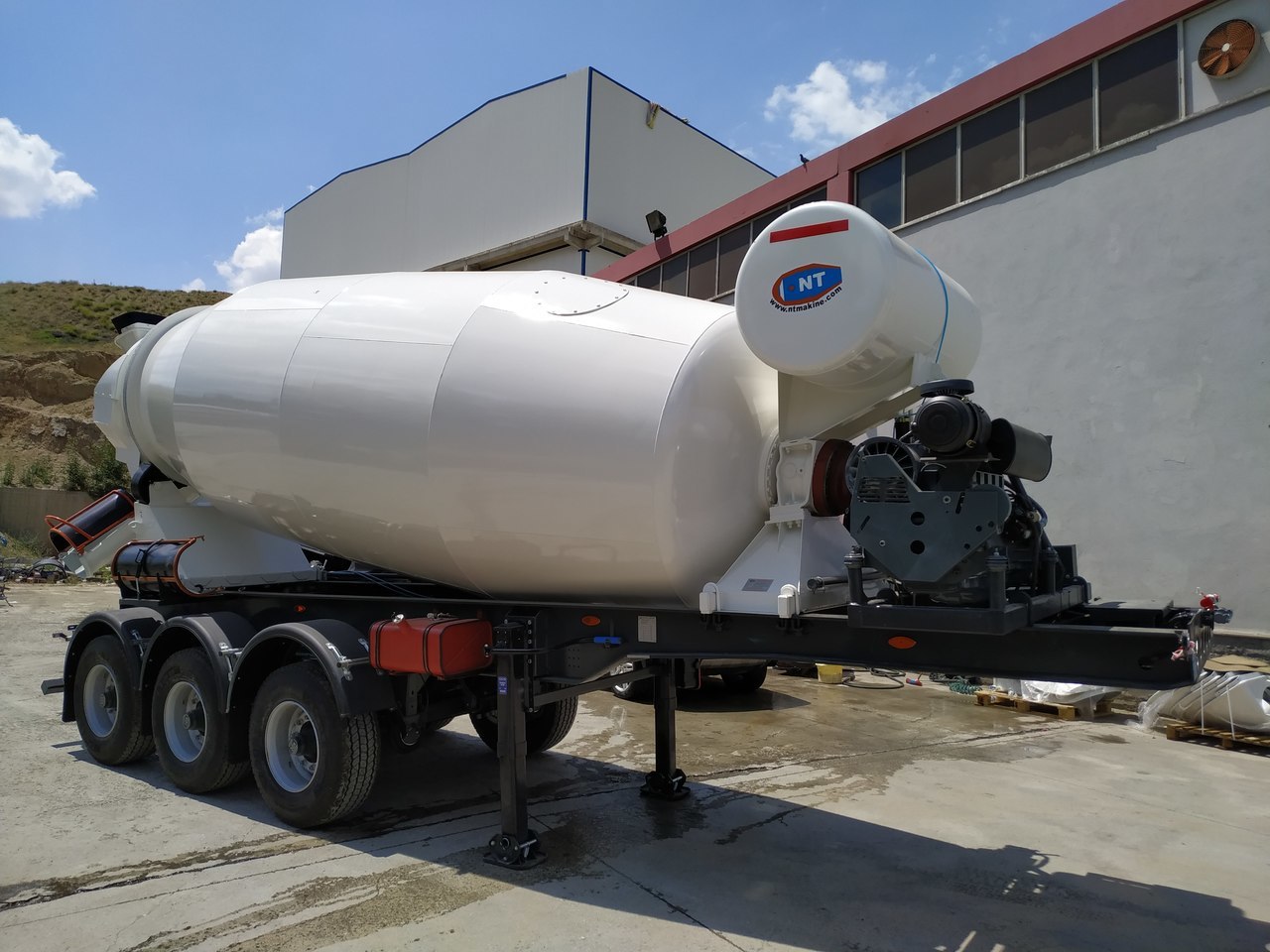 NT MAKINA TRAILERMIXER - Betonmixer oplegger: afbeelding 1 NT MAKINA TRAILERMIXER - Betonmixer oplegger: afbeelding 1