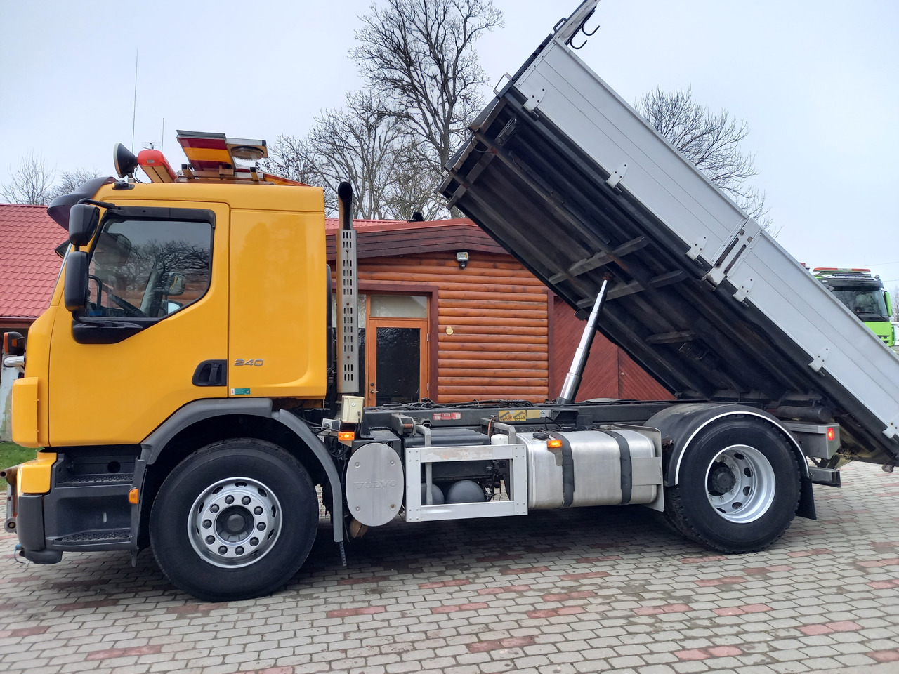 VOLVO FE 240, 4x2, EURO 5, TIPPER - Kipper vrachtwagen: afbeelding 1 VOLVO FE 240, 4x2, EURO 5, TIPPER - Kipper vrachtwagen: afbeelding 1