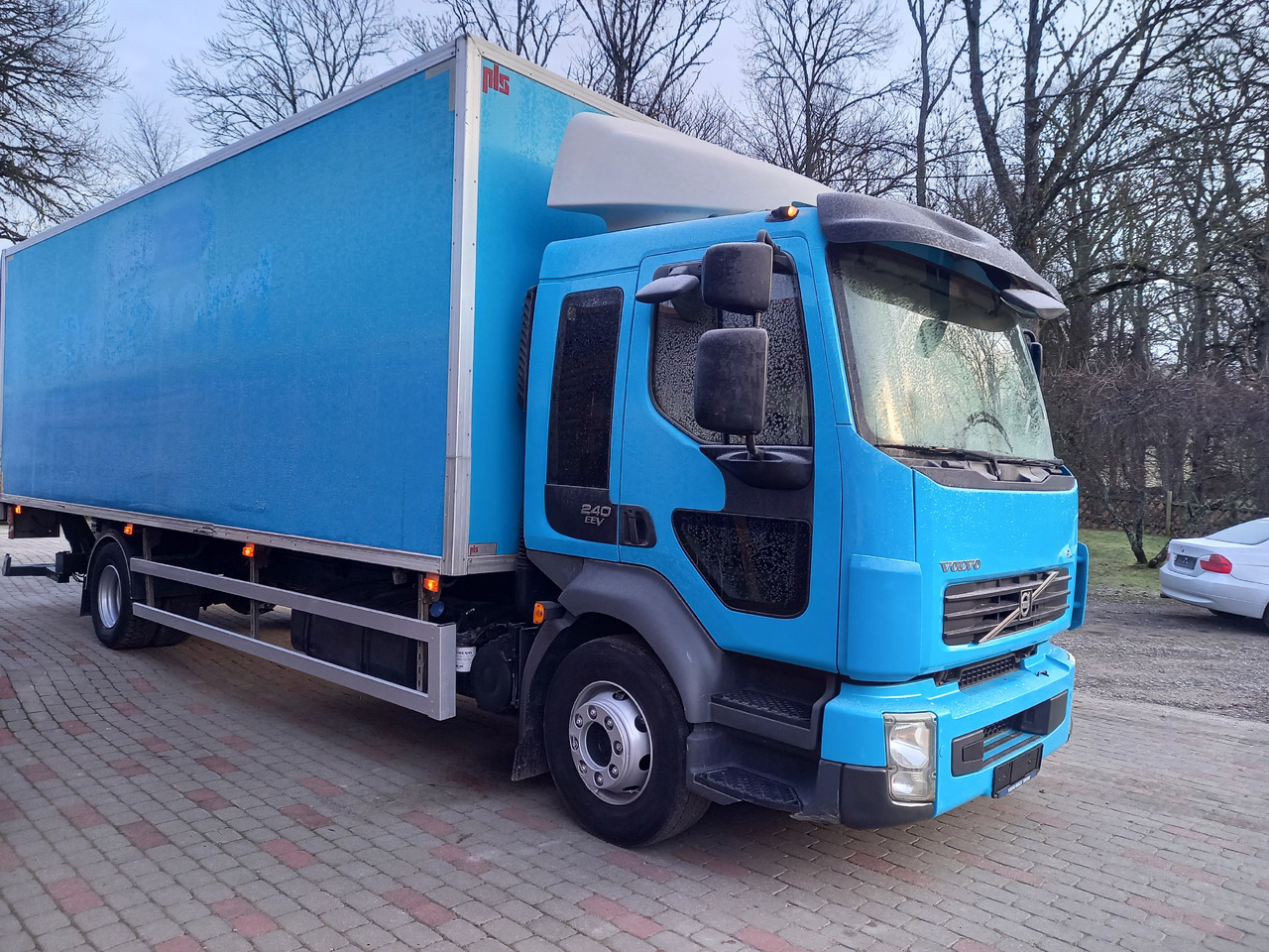 VOLVO FL 240, 4x2, GW 16000 KG - Isotherm vrachtwagen: afbeelding 2 VOLVO FL 240, 4x2, GW 16000 KG - Isotherm vrachtwagen: afbeelding 2