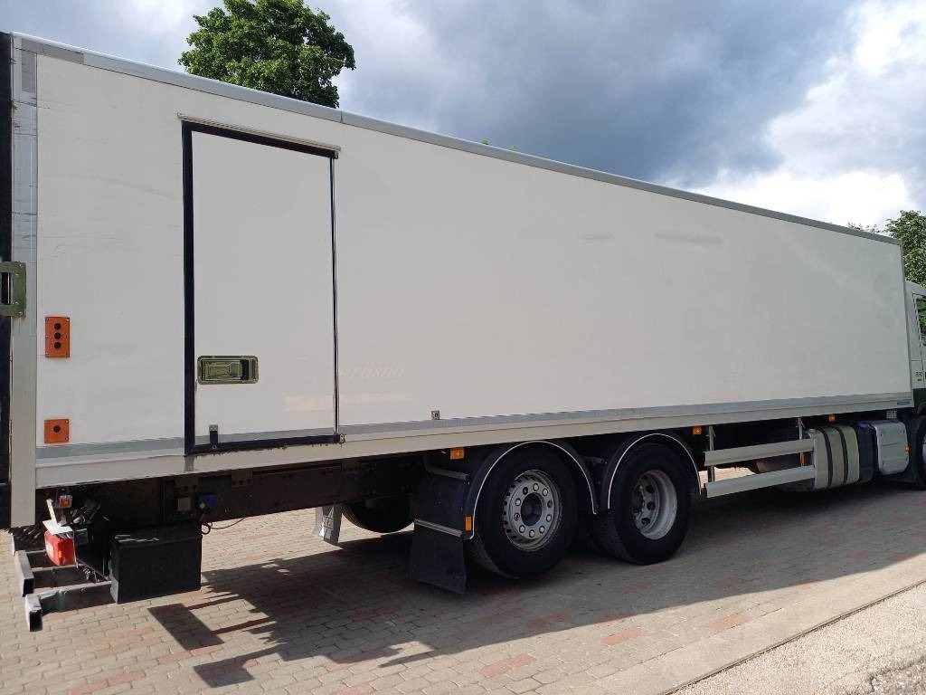 Koelwagen vrachtwagen Volvo FM 330, 6x2, CARRIER SUPRA 950 U: afbeelding 17