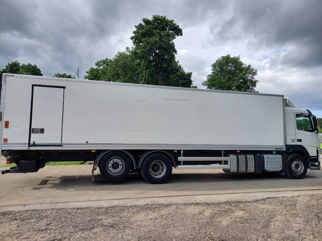 Koelwagen vrachtwagen Volvo FM 330, 6x2, CARRIER SUPRA 950 U: afbeelding 18