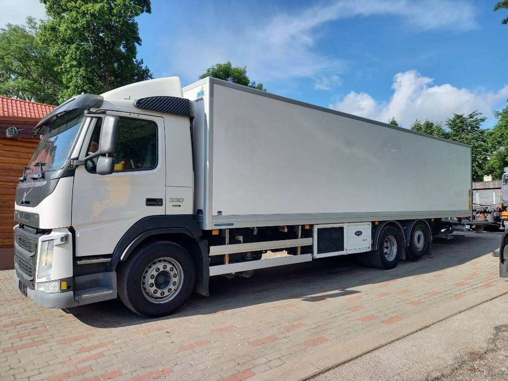 Koelwagen vrachtwagen Volvo FM 330, 6x2, CARRIER SUPRA 950 U: afbeelding 9