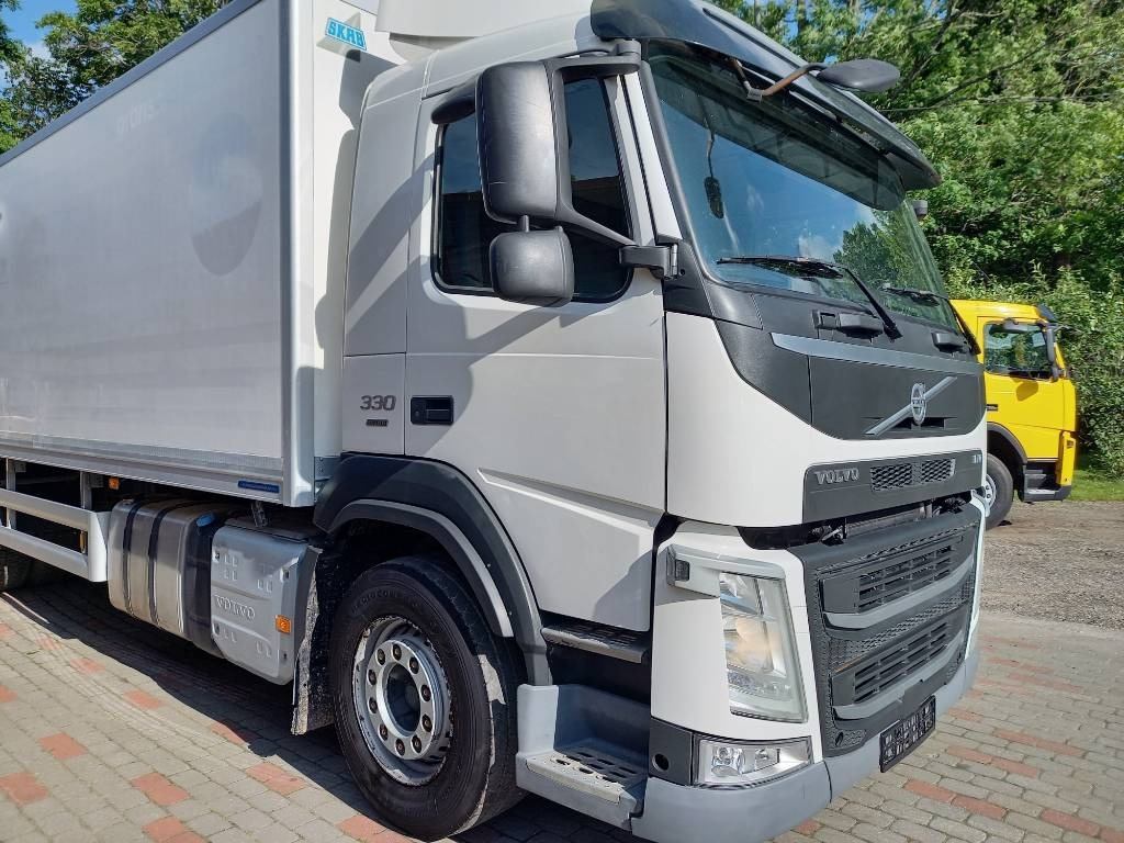 Koelwagen vrachtwagen Volvo FM 330, 6x2, CARRIER SUPRA 950 U: afbeelding 10