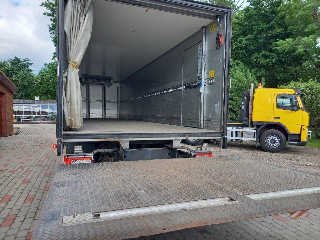 Koelwagen vrachtwagen Volvo FM 330, 6x2, CARRIER SUPRA 950 U: afbeelding 30