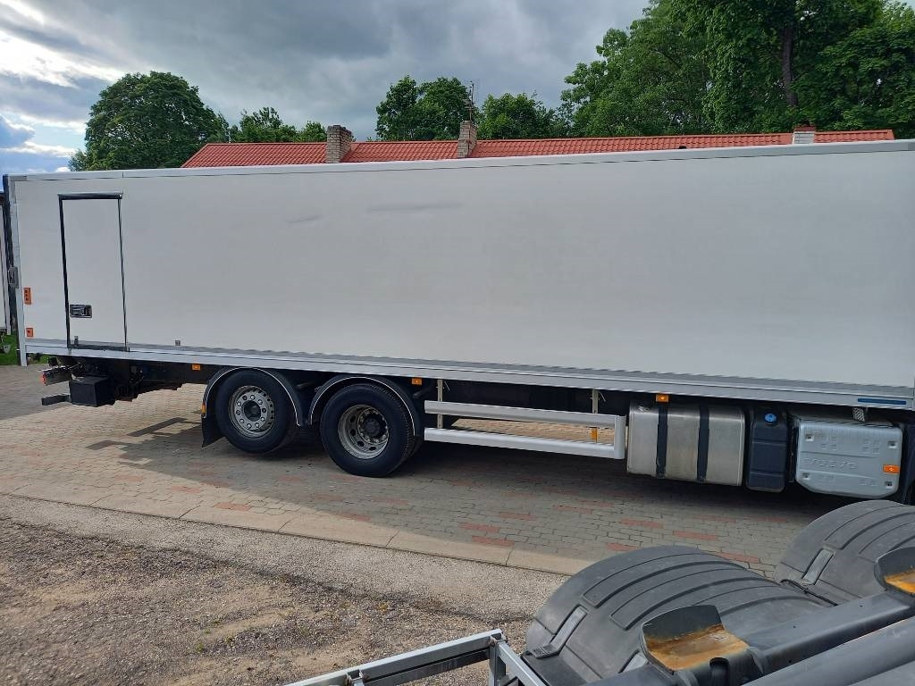 Koelwagen vrachtwagen Volvo FM 330, 6x2, CARRIER SUPRA 950 U: afbeelding 22