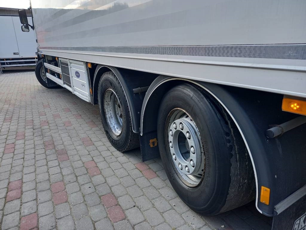 Koelwagen vrachtwagen Volvo FM 330, 6x2, CARRIER SUPRA 950 U: afbeelding 15