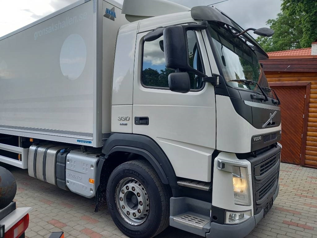 Koelwagen vrachtwagen Volvo FM 330, 6x2, CARRIER SUPRA 950 U: afbeelding 16