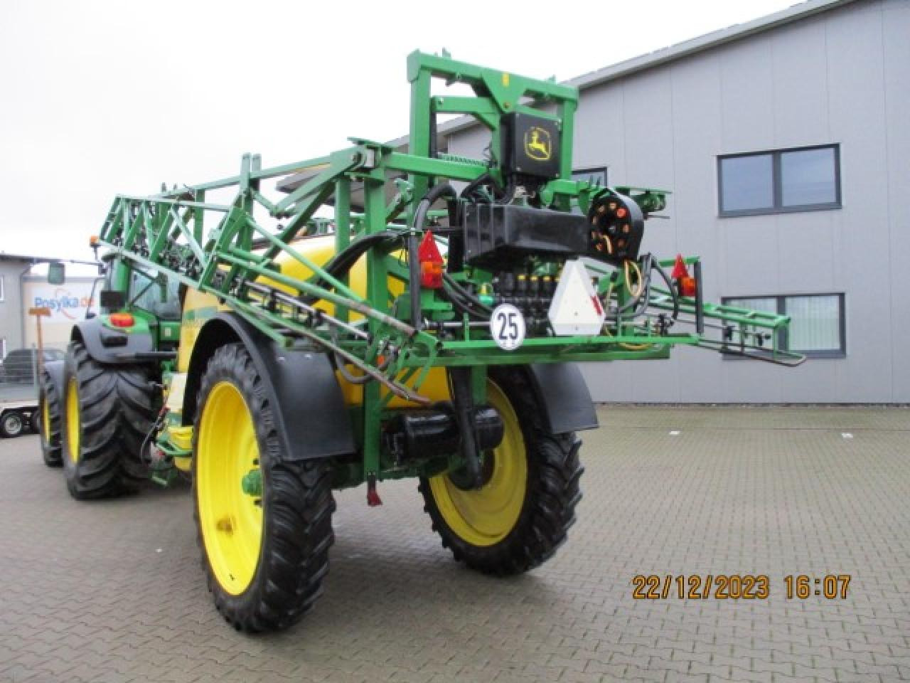 John Deere 740 - Getrokken veldspuit: afbeelding 3 John Deere 740 - Getrokken veldspuit: afbeelding 3