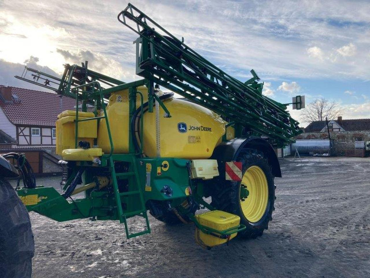 John Deere M740I - Getrokken veldspuit: afbeelding 1 John Deere M740I - Getrokken veldspuit: afbeelding 1