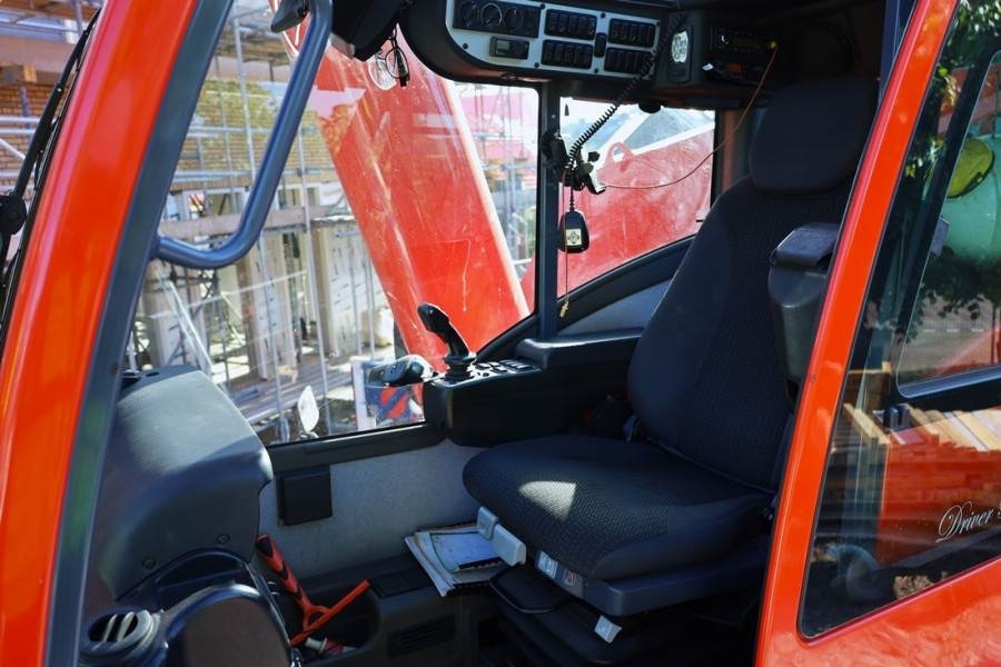 Demag AC220-5 Dutch Registration, 10x6x10, 220t Capacity - Alle terrein kraan: afbeelding 5 Demag AC220-5 Dutch Registration, 10x6x10, 220t Capacity - Alle terrein kraan: afbeelding 5