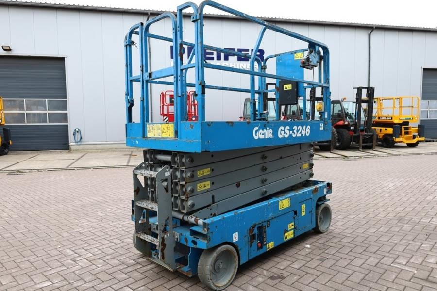 Genie GS3246 Electric, Working Height 11.75 m, 318kg Cap - Schaarlift: afbeelding 2 Genie GS3246 Electric, Working Height 11.75 m, 318kg Cap - Schaarlift: afbeelding 2