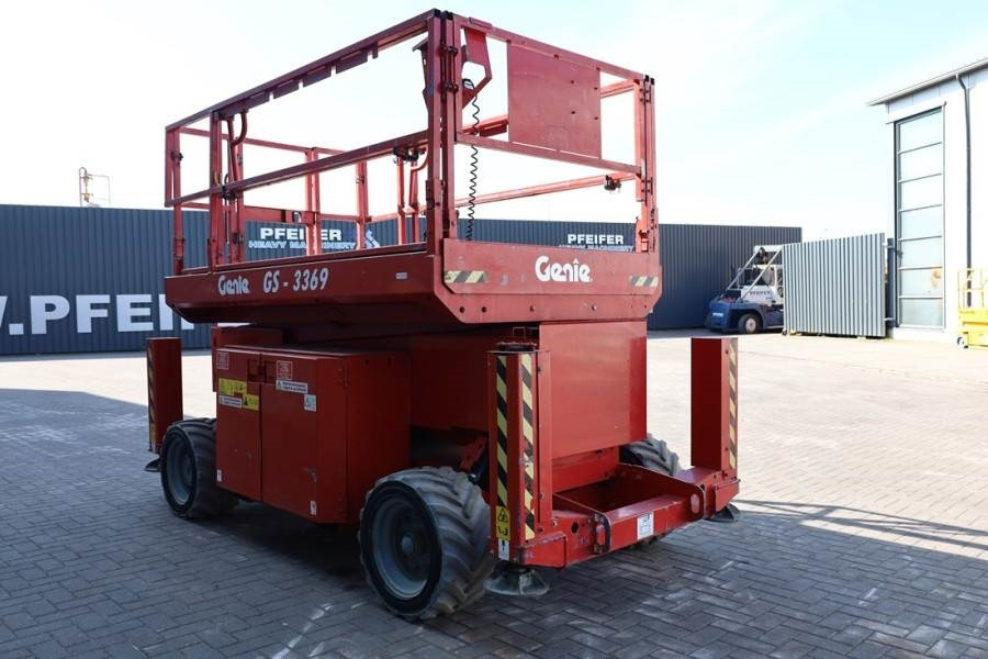 Schaarlift Genie GS3369DC Electric, 11.9m Working Height, 454kg Cap: afbeelding 7
