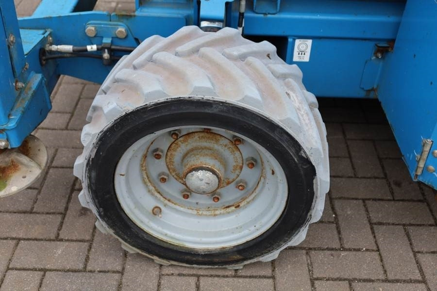 Schaarlift Genie GS4069 Electric, 14m Working Height, 363kg Capacit: afbeelding 9 Schaarlift Genie GS4069 Electric, 14m Working Height, 363kg Capacit: afbeelding 9