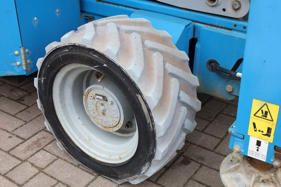 Schaarlift Genie GS4069 Electric, 14m Working Height, 363kg Capacit: afbeelding 11 Schaarlift Genie GS4069 Electric, 14m Working Height, 363kg Capacit: afbeelding 11