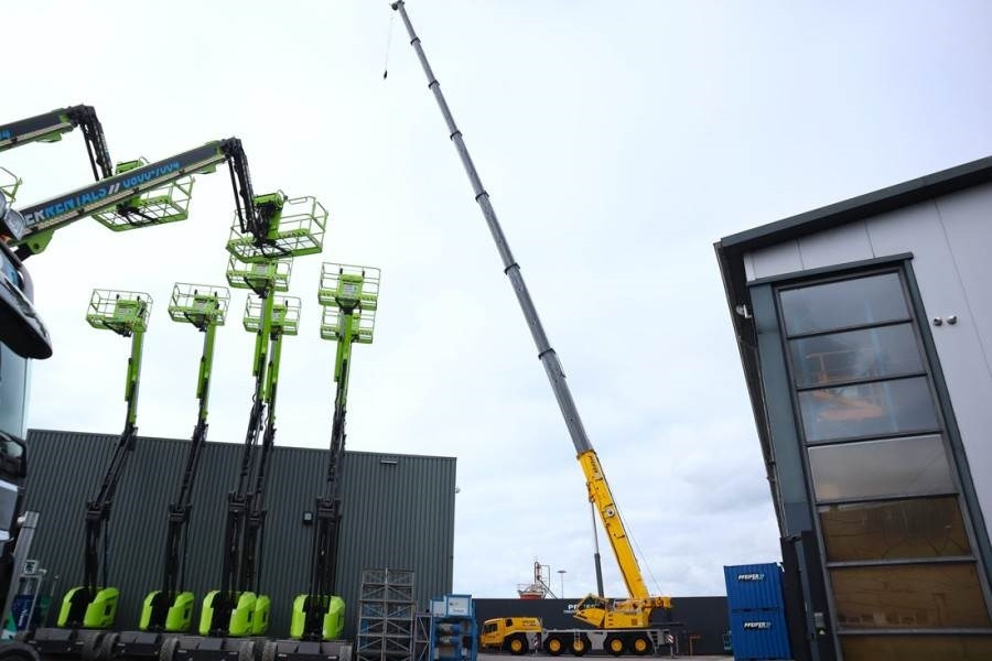 Grove GMK5250XL-1 Available Immediately, Dutch Registrat - Alle terrein kraan: afbeelding 3 Grove GMK5250XL-1 Available Immediately, Dutch Registrat - Alle terrein kraan: afbeelding 3
