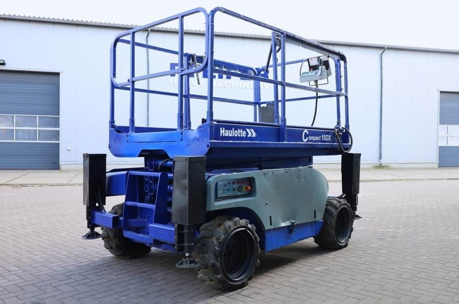 Haulotte COMPACT 10DX Diesel, 4x4 Drive, 10.15m Working Hei - Schaarlift: afbeelding 2 Haulotte COMPACT 10DX Diesel, 4x4 Drive, 10.15m Working Hei - Schaarlift: afbeelding 2
