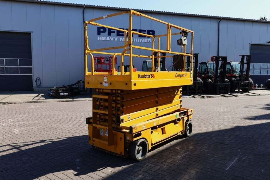 Haulotte COMPACT 14 Electric, 14m Working Height, 350kg Cap - Schaarlift: afbeelding 2 Haulotte COMPACT 14 Electric, 14m Working Height, 350kg Cap - Schaarlift: afbeelding 2