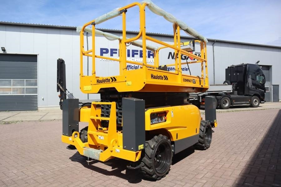 Haulotte Compact 12DX Valid Inspection, *Guarantee! Diesel, - Schaarlift: afbeelding 2 Haulotte Compact 12DX Valid Inspection, *Guarantee! Diesel, - Schaarlift: afbeelding 2