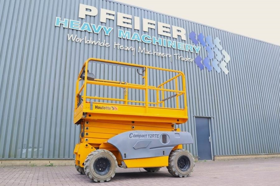 Haulotte Compact 12RTE Electric, 12m Working Height, 450kg - Schaarlift: afbeelding 1 Haulotte Compact 12RTE Electric, 12m Working Height, 450kg - Schaarlift: afbeelding 1