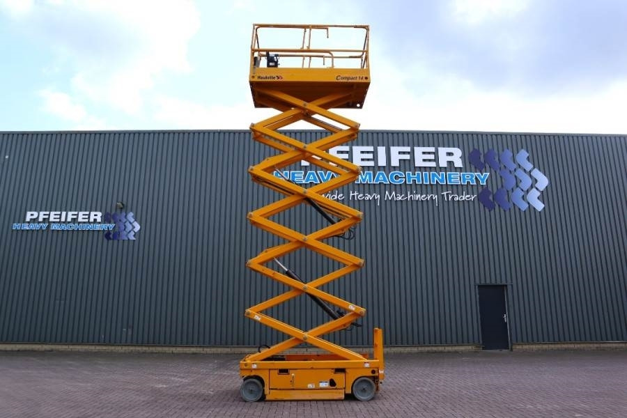 Haulotte Compact 14 Electric, 14m Working Height, 350kg Cap - Schaarlift: afbeelding 3 Haulotte Compact 14 Electric, 14m Working Height, 350kg Cap - Schaarlift: afbeelding 3