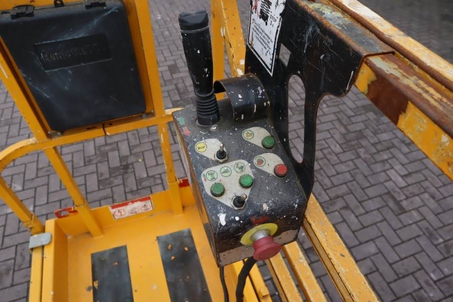Haulotte Compact 8 Electric, 8.2m Working Height, 350kg Cap - Schaarlift: afbeelding 4 Haulotte Compact 8 Electric, 8.2m Working Height, 350kg Cap - Schaarlift: afbeelding 4