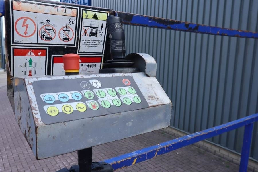 Haulotte H12SX Diesel, 4x4 Drive, 12m Working Height, 700kg - Schaarlift: afbeelding 5 Haulotte H12SX Diesel, 4x4 Drive, 12m Working Height, 700kg - Schaarlift: afbeelding 5