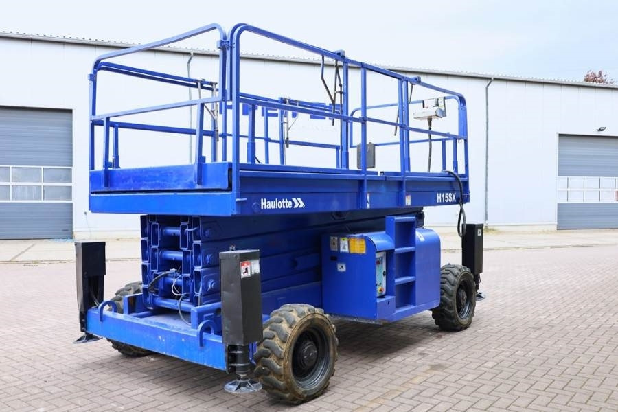 Haulotte H15SX Diesel, 4x4 Drive 15 Working Height, 500kg C - Schaarlift: afbeelding 2 Haulotte H15SX Diesel, 4x4 Drive 15 Working Height, 500kg C - Schaarlift: afbeelding 2