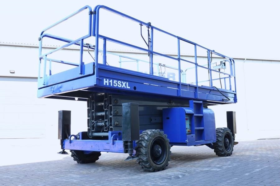 Haulotte H15SXL Diesel, 4x4 Drive, 15m Working Height, 500k - Schaarlift: afbeelding 2 Haulotte H15SXL Diesel, 4x4 Drive, 15m Working Height, 500k - Schaarlift: afbeelding 2