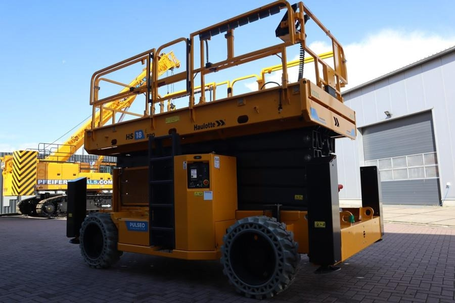 Haulotte HS18EPRO Full Electric 4x4 Drive, Versatile Use: O - Schaarlift: afbeelding 2 Haulotte HS18EPRO Full Electric 4x4 Drive, Versatile Use: O - Schaarlift: afbeelding 2