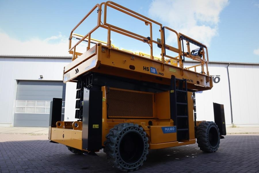 Haulotte HS18EPRO Full Electric 4x4 Drive, Versatile Use: O - Schaarlift: afbeelding 3 Haulotte HS18EPRO Full Electric 4x4 Drive, Versatile Use: O - Schaarlift: afbeelding 3