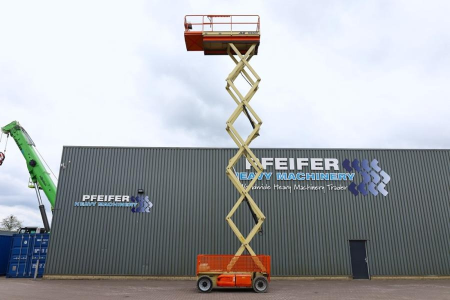 JLG M4069 Hybrid, 14.2m Working Height, 360kg Capacity - Schaarlift: afbeelding 3 JLG M4069 Hybrid, 14.2m Working Height, 360kg Capacity - Schaarlift: afbeelding 3