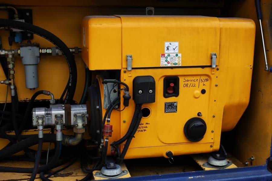 Liftlux SL205-25D4WDS/P Diesel, 4x4 Drive, Hydraulic Deck - Schaarlift: afbeelding 4 Liftlux SL205-25D4WDS/P Diesel, 4x4 Drive, Hydraulic Deck - Schaarlift: afbeelding 4