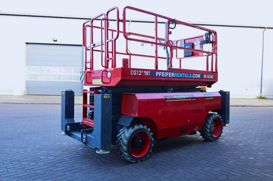 Magni DS1218RT Valid inspection, Diesel, 4x4 Drive, 12m - Schaarlift: afbeelding 2 Magni DS1218RT Valid inspection, Diesel, 4x4 Drive, 12m - Schaarlift: afbeelding 2