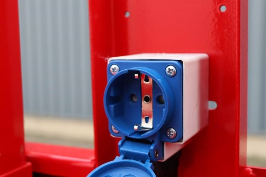 Magni ES0807EP New And Available Directly From Stock, El - Schaarlift: afbeelding 5 Magni ES0807EP New And Available Directly From Stock, El - Schaarlift: afbeelding 5