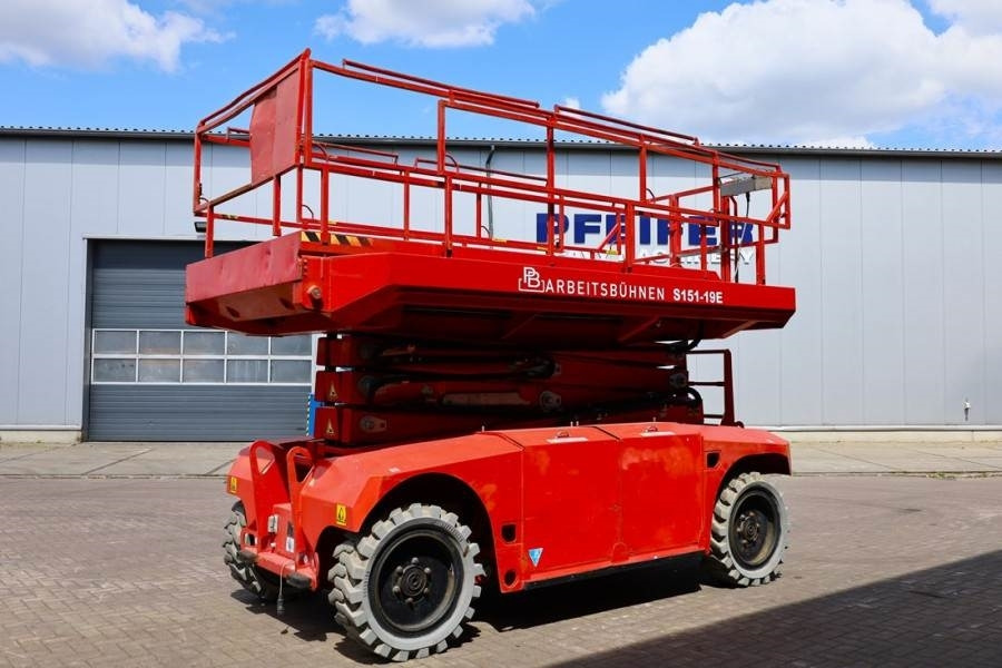 PB LIFT S151-19E 4x4 Electric, 4x4 Drive, 15m Working - Schaarlift: afbeelding 2 PB LIFT S151-19E 4x4 Electric, 4x4 Drive, 15m Working - Schaarlift: afbeelding 2