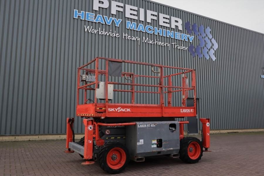 SkyJack SJ6826 Diesel, 4x4 Drive, 10m Working Height, 567k - Schaarlift: afbeelding 1 SkyJack SJ6826 Diesel, 4x4 Drive, 10m Working Height, 567k - Schaarlift: afbeelding 1