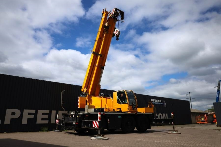 Terex Demag AC40 City Diesel, 6x6 Drive And 6-Wheel Stee - Alle terrein kraan: afbeelding 2 Terex Demag AC40 City Diesel, 6x6 Drive And 6-Wheel Stee - Alle terrein kraan: afbeelding 2