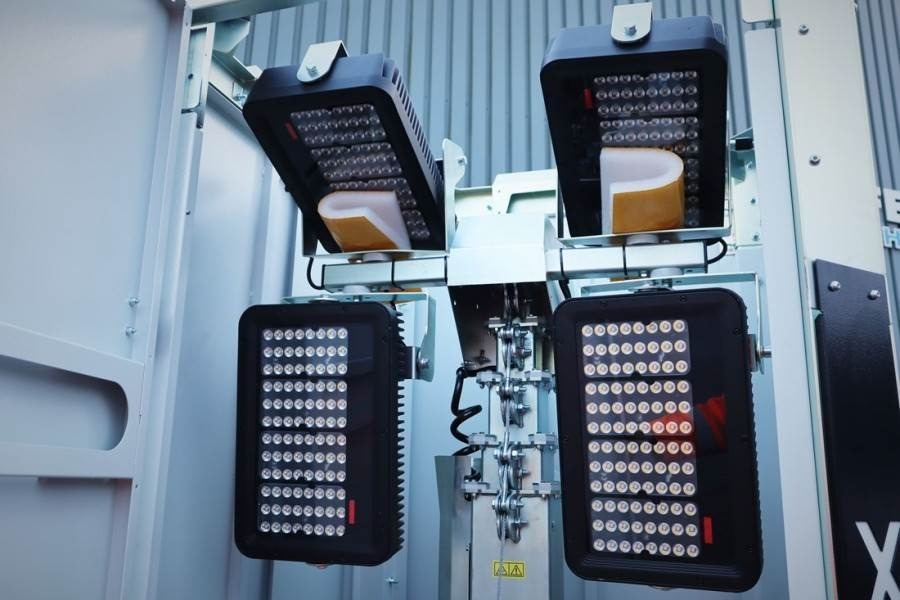 Trime X-BOX M 4x320W Valid inspection, *Guarantee! Max B - Lichtmast: afbeelding 4 Trime X-BOX M 4x320W Valid inspection, *Guarantee! Max B - Lichtmast: afbeelding 4